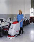 Autolaveuse COMAC Abila 17BT CB (avec électrovanne) AUTOTRACTEE Pack